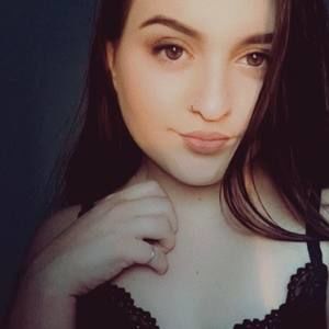 Meet your Posher, Izabella